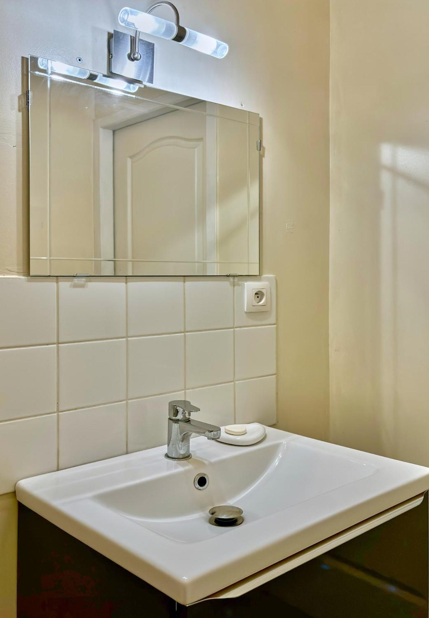 Agreable Studio En Hyper Centre Nevers Ngoại thất bức ảnh